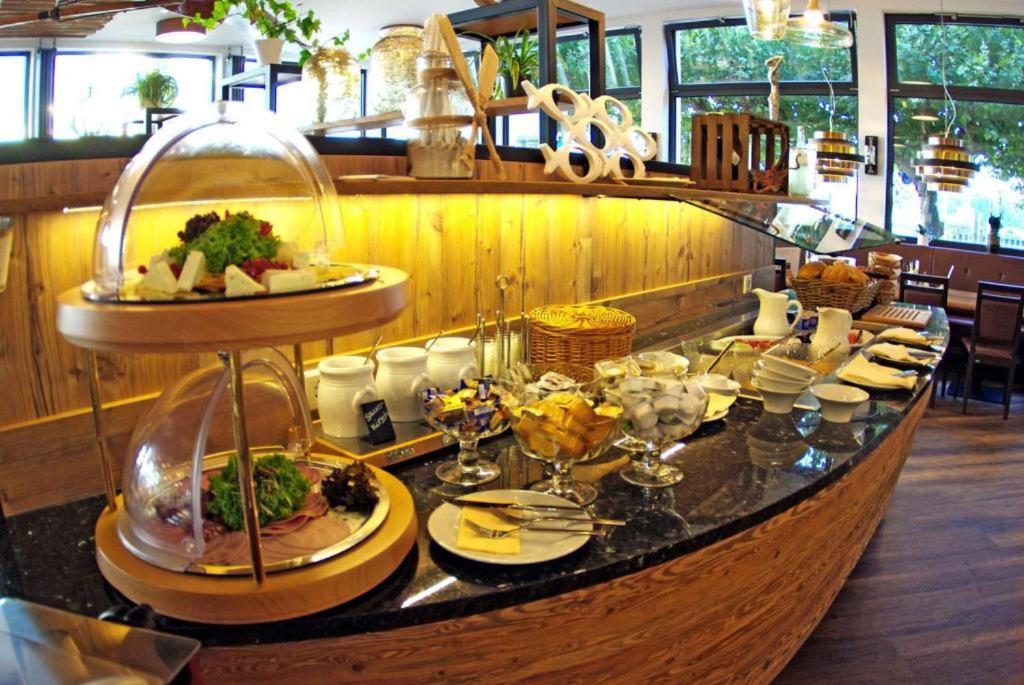 Altes Ruderhaus Hotel Вормс Екстериор снимка